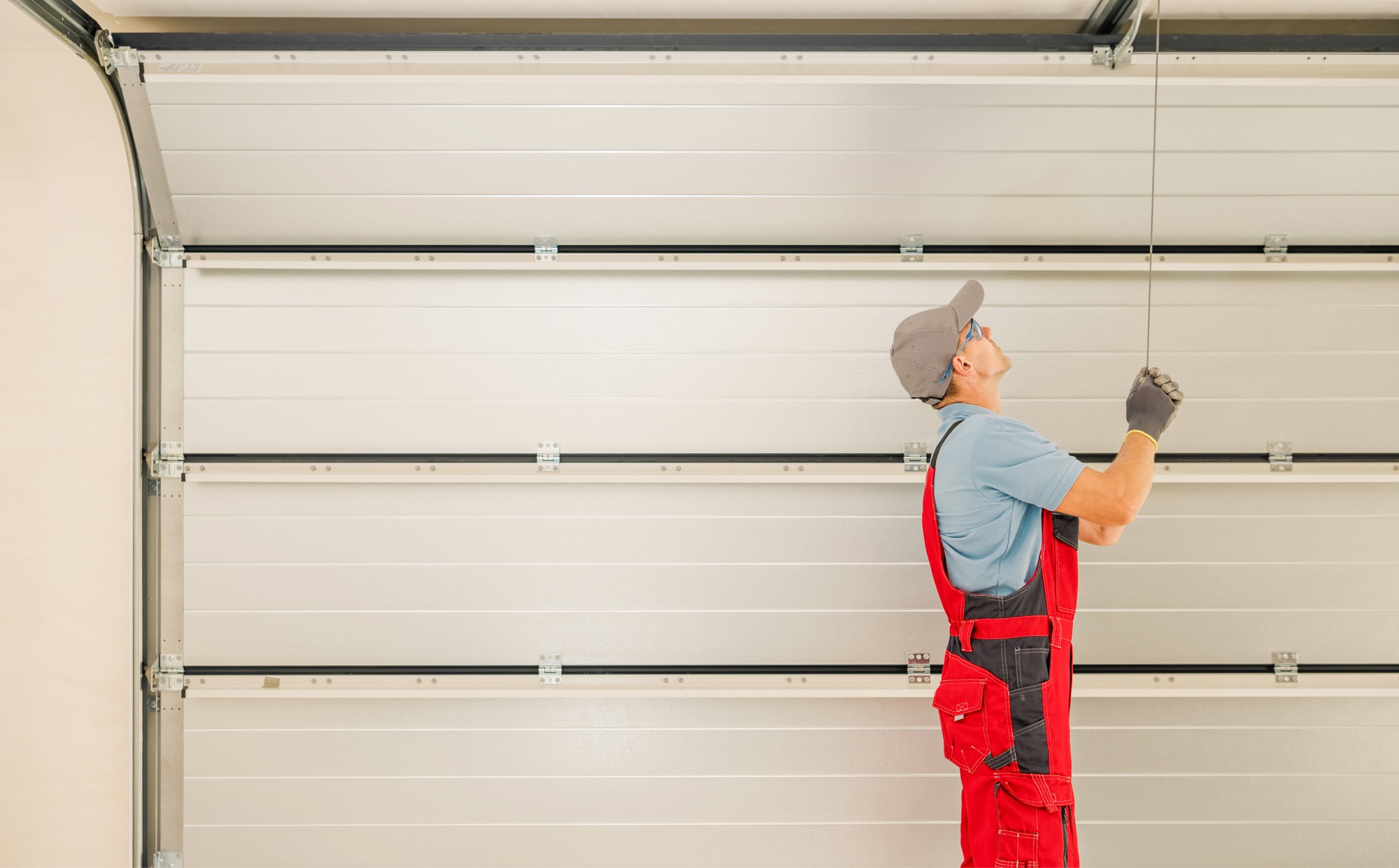 garage door installation in Rhode Island and Massachusetts